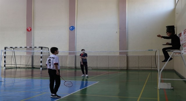 Yıldızlar badminton İl birinciliği müsabakaları yapıldı