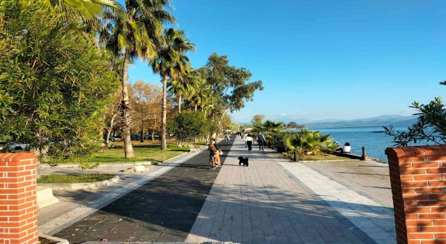 Yılın ilk günü Köyceğizde bahar havası yaşandı
