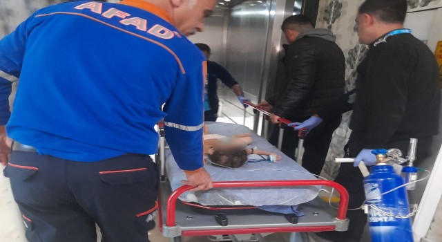 Yolda yere yığılan çocuğu hastaneye AFAD yetiştirdi