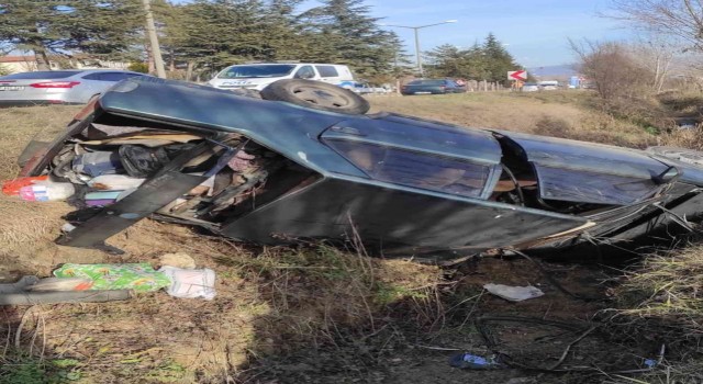 Yoldan çıkan otomobil tarlaya uçtu: 1 yaralı