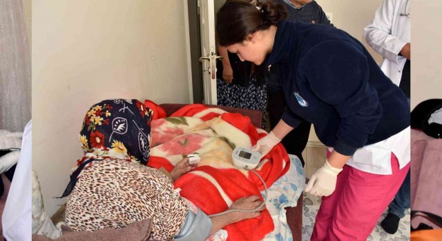 Yunusemrenin Evde Sağlık Hizmeti yaralara ilaç oluyor