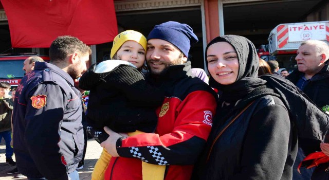 1 gün boyunca enkazda kalmıştı, bu kez 82 cana umut olan ekibin parçası oldu