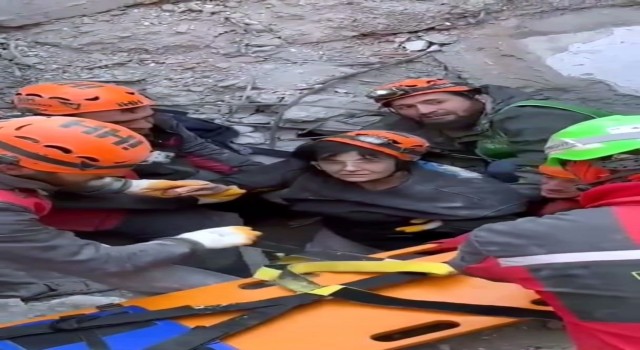 103 saat sonra gelen umut: Hatayda 6 kişi enkazdan sağ çıkarıldı