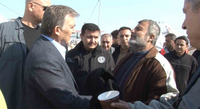 11. Cumhurbaşkanı Abdullah Gül deprem bölgesi Hatayda