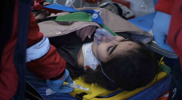 11 yaşındaki Nehir, 132. saatte enkazdan sağ çıkarıldı: İlk isteği su oldu