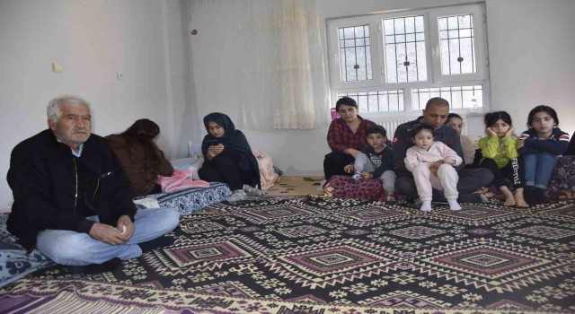 15 kişilik depremzede ailesi Mazıdağı ilçesinde misafir ediliyor
