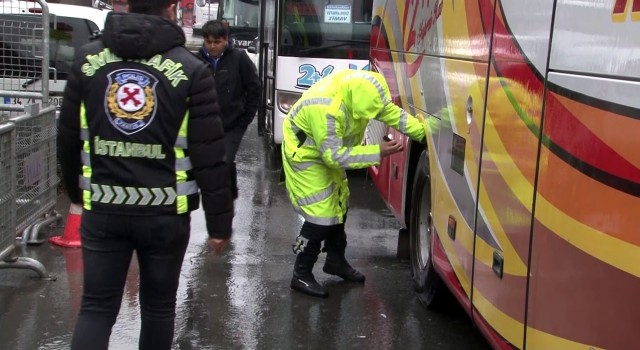 15 Temmuz Demokrasi Otogarında kış lastiği denetimi