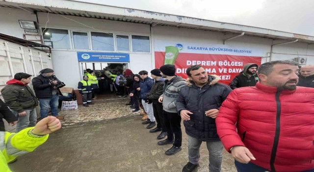 17 Ağustosu yaşayan Sakarya deprem bölgesi için seferber oldu