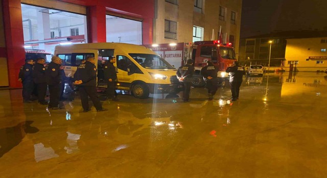 23 Kasımda depremi yaşamış Düzceden ekipler yola çıktı