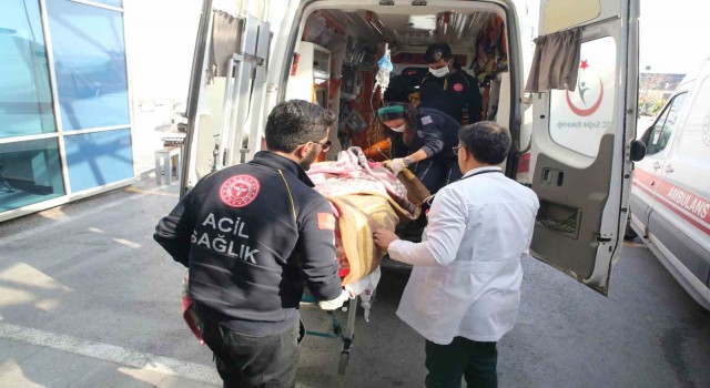 278 saat sonra enkazdan sağ çıkarılan Hakan Yasinoğlu, Mersine getirildi