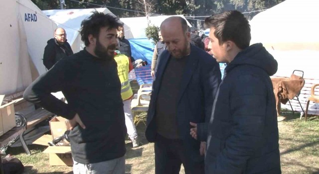 33 saat sonra enkaz altından çıktı, hayvanlar için seferber oldu