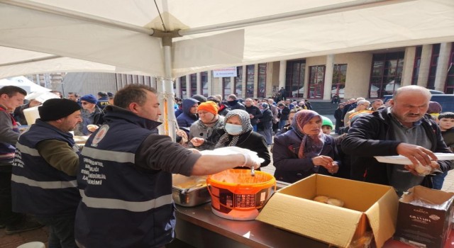 365 bin afetzede Samsun Büyükşehirin yemek çadırından faydalandı