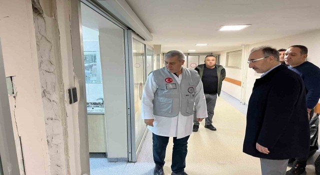 7.4lük depremde Fırat Üniversitesi Hastanesinde sıva çatlakları oluştu