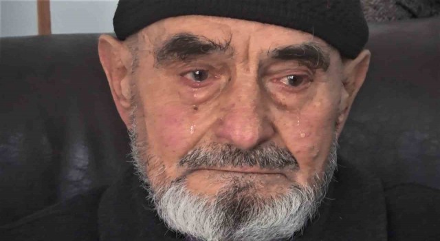 84 yaşındaki Remzi dede kefen parasını depremzedeler için bağışladı, herkesi ağlattı