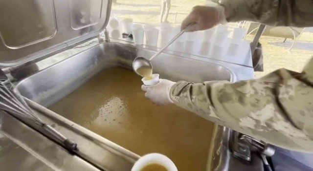 95inci Zırhlı Tugayı Kahramanmaraşta çorba dağıtımına devam ediyor