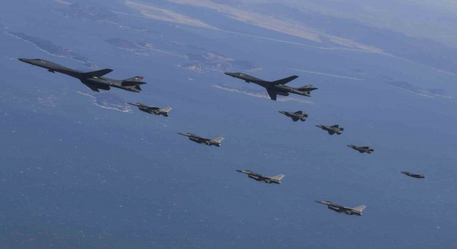 ABD, Japonya ve Güney Koreden ortak hava tatbikatı
