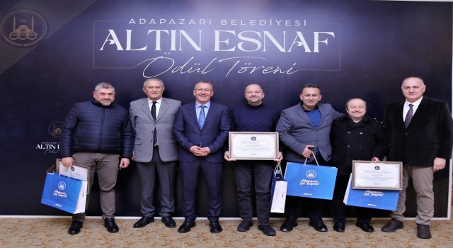 Adapazarında altın esnaflar belgelerini aldı