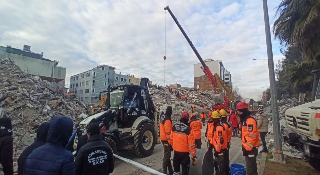 Adıyaman İsias Otelde arama kurtarma çalışmaları sürüyor
