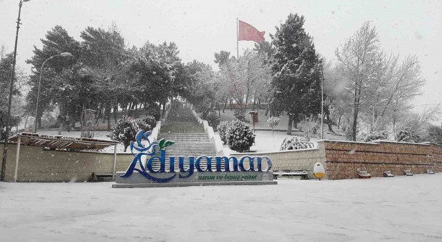 Adıyamana beklenen kar yağdı