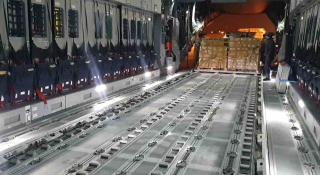 Adıyamana gece boyunca yardımlar ulaşmaya devam etti