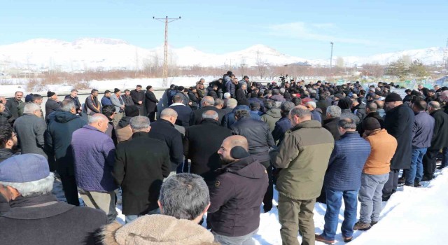 Adıyamanda enkaz altında kalan işçi Vanda toprağa verildi