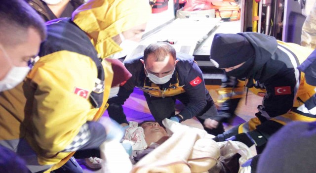 Adıyamandan 46 depremzede İzmire getirildi