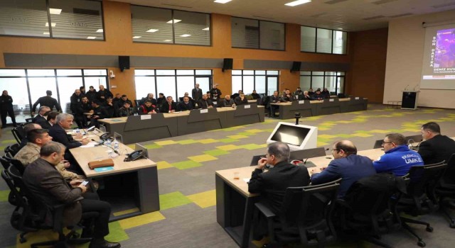 Afet bölgesi için Erzincanda yürütülen yardım toplama faaliyetlerine yönelik toplantı düzenlendi