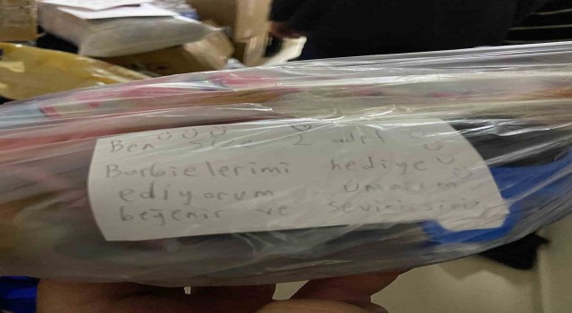 Afet bölgesine yardım göndermek isteyen küçük kızın notu yürekleri ısıttı