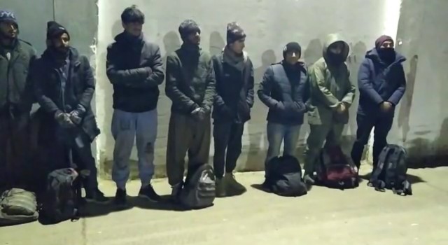 Afgan göçmenlerin yaşadıkları Banker Bilo filmini akıllara getirdi