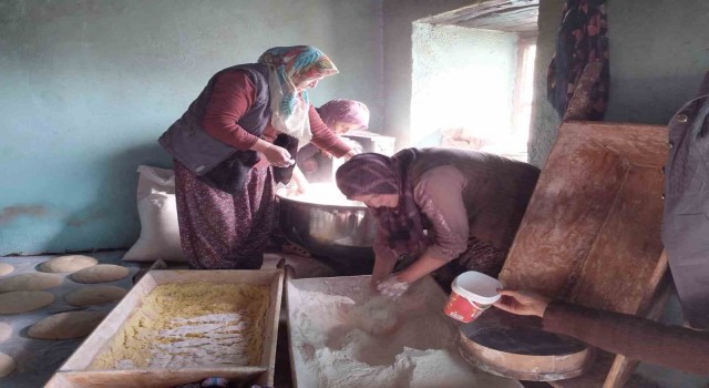 Afyonkarahisarda depremzedeler için köy ekmeği seferberliği başlatıldı
