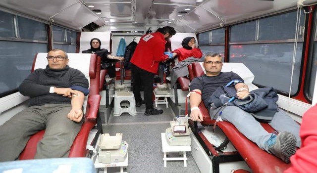 Afyonkarahisardan ilk gün 450 ünite kan bağışı