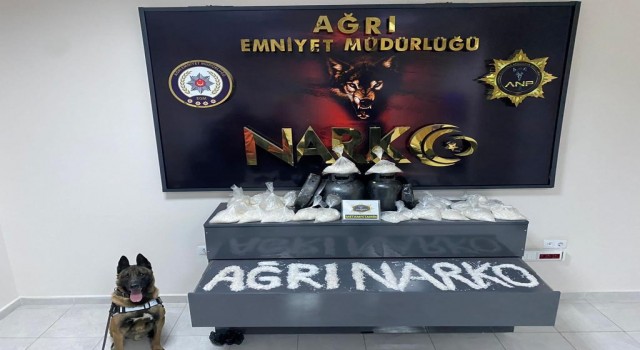Ağrıda 28 paket metamfetamin ele geçirildi