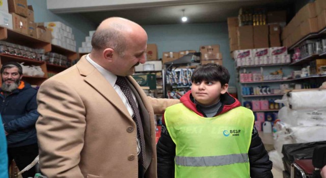 Ağrıda deprem bölgesine yardımlar hız kesmeden devam ediyor