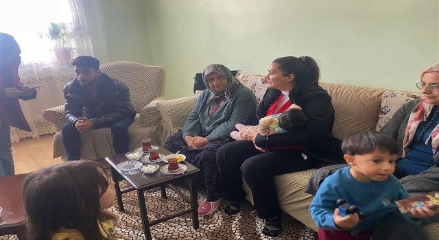 Ağrıdan deprem bölgesine giden ekipler hayat kurtarmaya devam ediyor