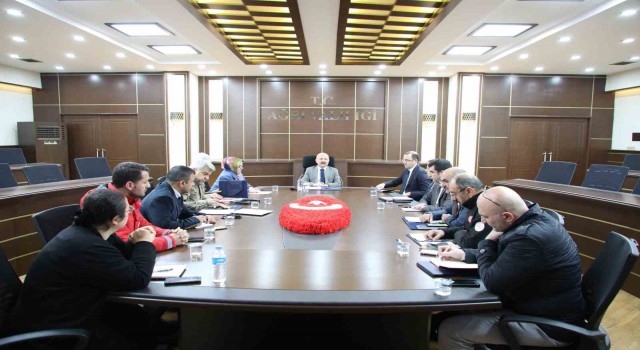 Ağrıdan deprem bölgesine yardım ekipleri yola çıktı