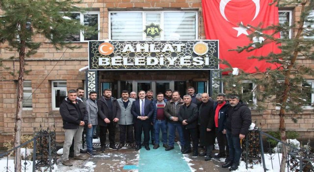 Ahlattan deprem bölgesine 4 tır yardım malzemesi gönderildi