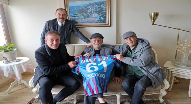 Ahmet Suat Özyazıcının başarılarla dolu yaşamı