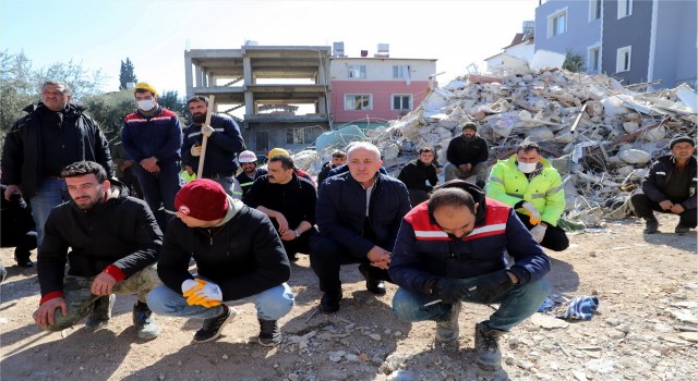 Akdenizde yaralar birlikte sarılıyor