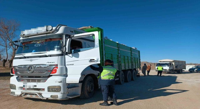 Aksarayda jandarma tonajlı araç denetimlerine devam ediyor