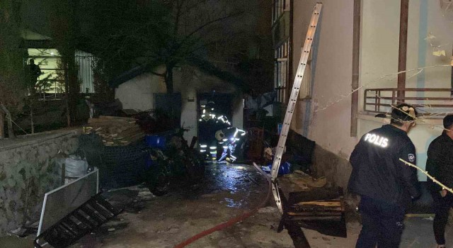 Aksarayda odunluk yangını korkuttu