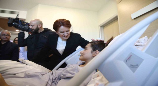 Akşener, Adanada depremde yaralananları ziyaret etti