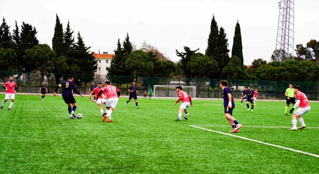 Alaçatıspor, Budaklar Gençliki 4-0 yendi