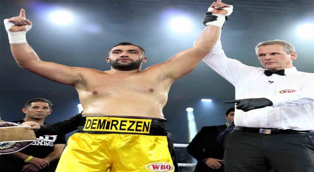 Ali Eren Demirezen, Almanyanın en iyi boksörü seçildi