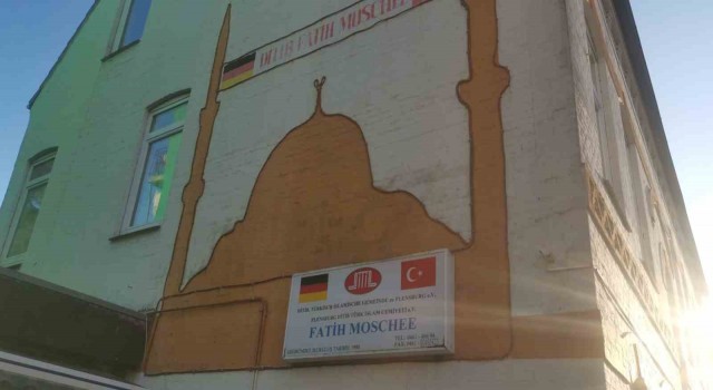 Almanyada camideki çocuklara ırkçı tehdit