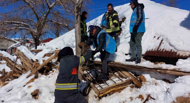 Altınordu Arama Kurtarma Ekibi deprem bölgesindeki çalışmalarını sürdürüyor