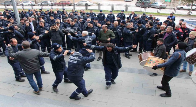 Amasya Belediyesinde işçiler rekor maaş zammını davul-zurnayla kutladı