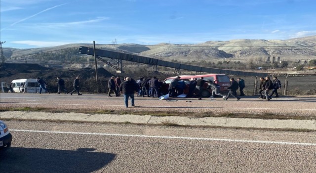 Ankarada iki minibüs çarpıştı: 1 ölü, 3 yaralı
