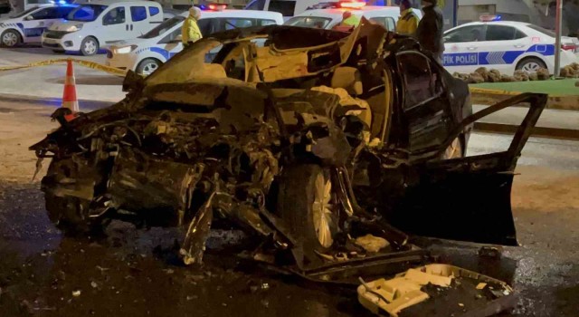 Ankarada sulama tankerine çarpan otomobilin sürücüsü olay yerinde hayatını kaybetti