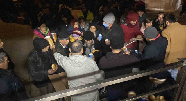 Antalya Büyükşehir Belediyesi Hatayda çadır kent kurdu