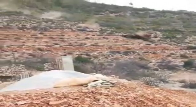Antalyada dağdan gelen kaya paniği